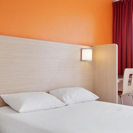 Premiere Classe Lyon Est - Bron Eurexpo Десін-Шарп'є Екстер'єр фото